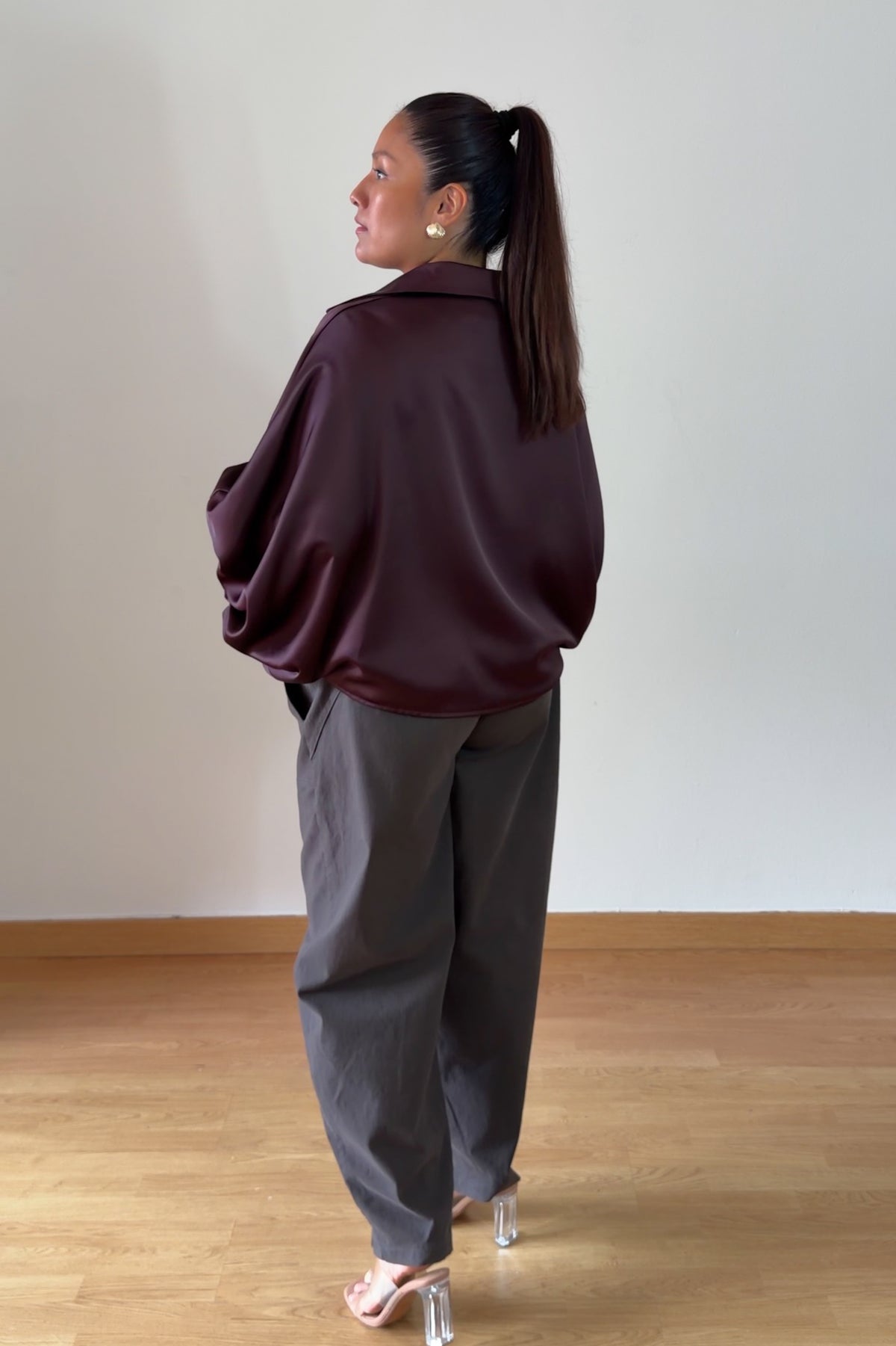BLUSA SATINADA BERENJENA