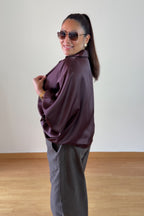 BLUSA SATINADA BERENJENA
